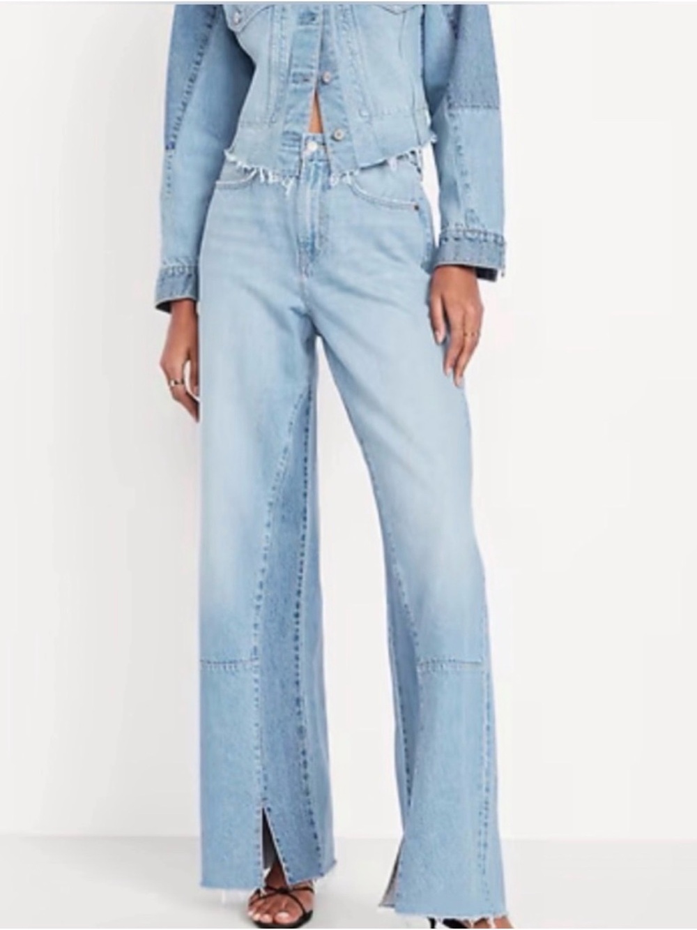 Old Navy • NWT High Rise Baggy Wide Leg Jeans Light Wash Size 6 Tall